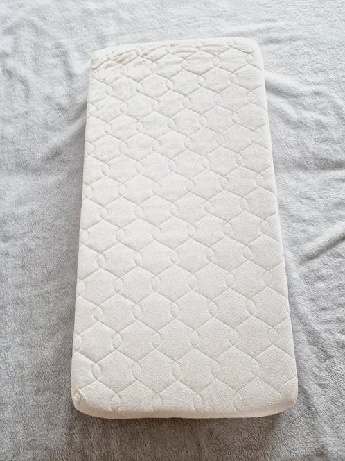 Matelas mousse pour lit à barreaux (bébé), Enfants & Bébés, Berceaux & Lits, Comme neuf, Lit, Enlèvement