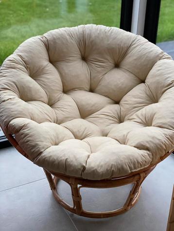 Rotan stoel beschikbaar voor biedingen