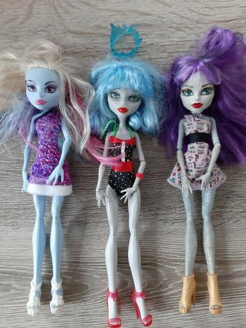 3 poupées Monster High