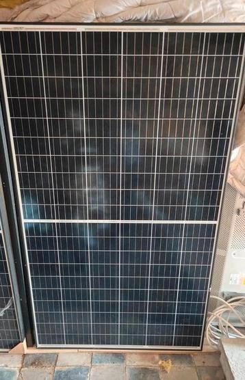 Zonnepanelen Bauer 8stuks nieuw met gebruikte omvormer beschikbaar voor biedingen