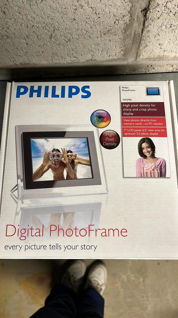 Philips 7FF2FPA/00, Audio, Tv en Foto, Foto | Digitale fotokaders, Accu, Ophalen