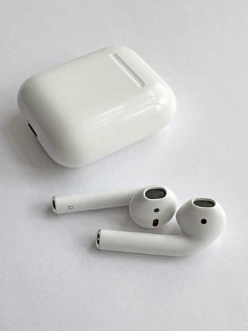 Apple AirPods – 1e generatie  beschikbaar voor biedingen