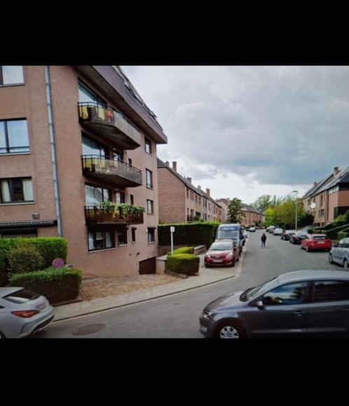 Box à louer Pour 2 voitures ou stockage, Immo, Garages en Parkeerplaatsen, Brussel