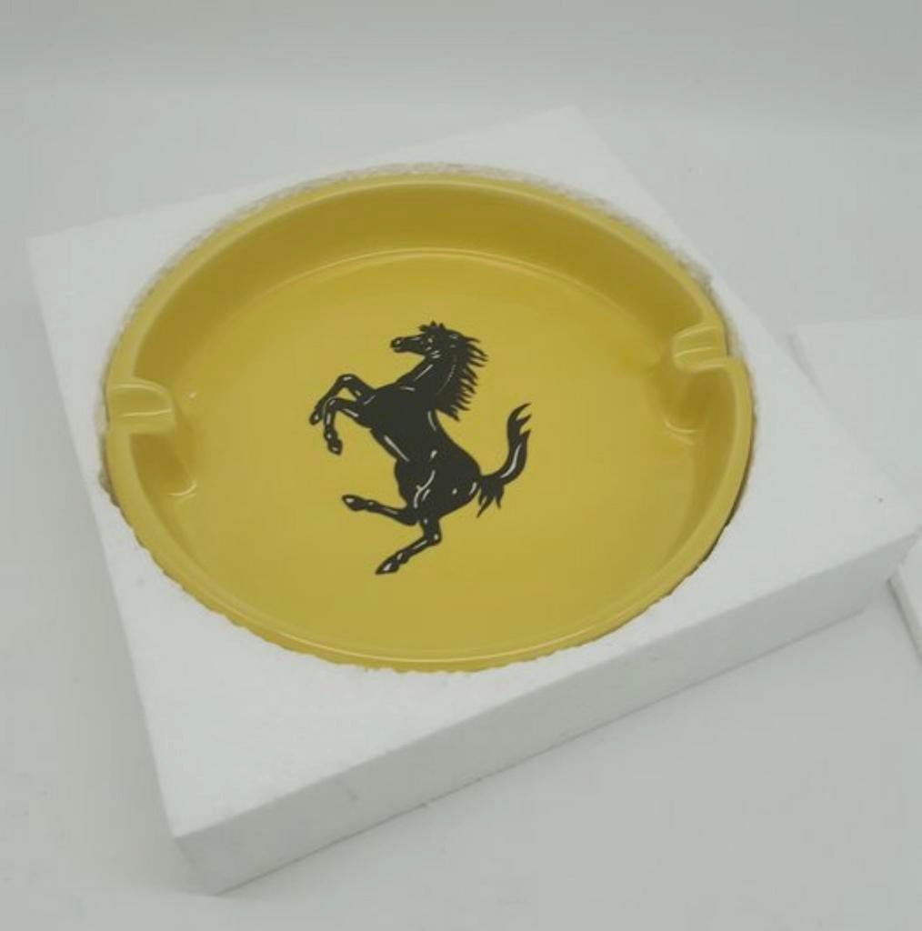 Vintage Ferrari asbak, Verzamelen, Automerken, Motoren en Formule 1, Ophalen