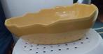 Plateau ovoïde  jaune 30cm long 20cm le plus large haut 9 cm, Ophalen