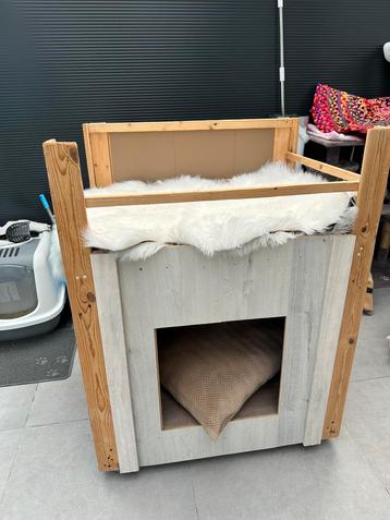 Groot katten- of hondenhok - Handgemaakt beschikbaar voor biedingen