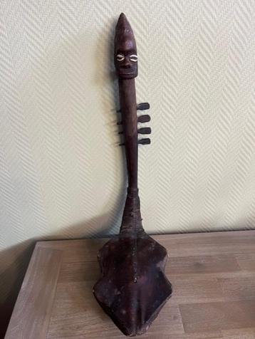 Tribale primitieve kunst beschikbaar voor biedingen