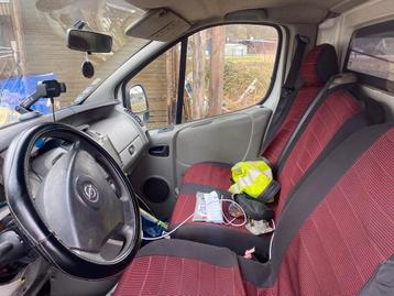 Opel vivaro pour pièces beschikbaar voor biedingen