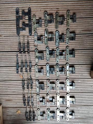 Zware scharnieren  beschikbaar voor biedingen