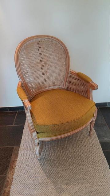 houten fauteuil. 