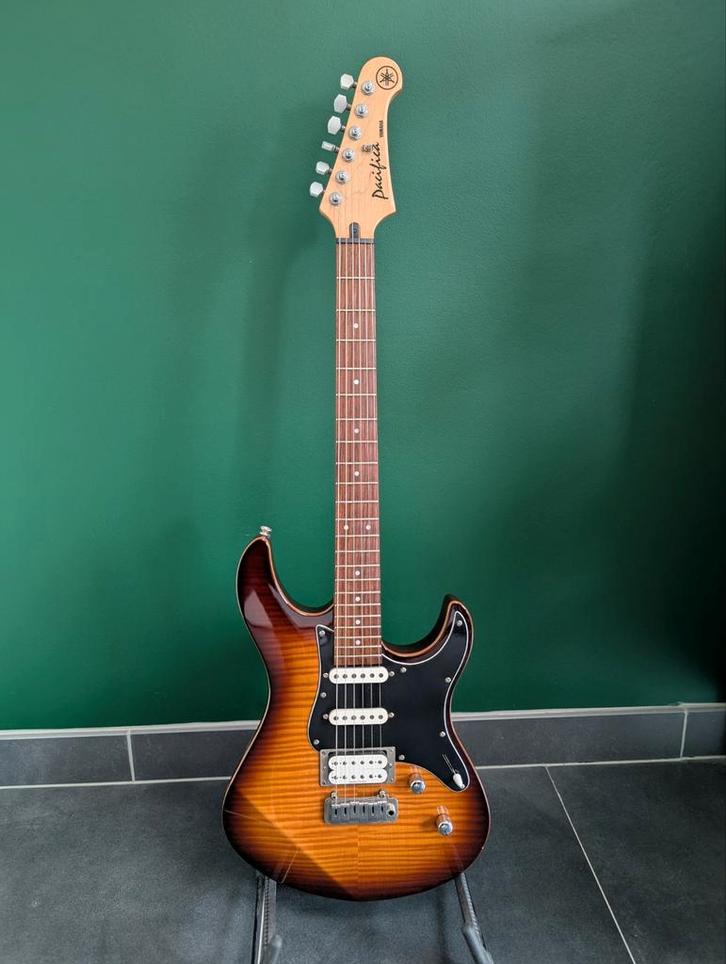 Yamaha Pacifica 812V - Made in Japan (zeldzaam), Muziek en Instrumenten, Snaarinstrumenten | Gitaren | Elektrisch, Ophalen