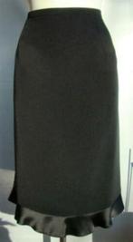 NIEUWE Zwarte rok met volang - maat 44., Kleding | Dames, Rokken, Zwart, Maat 42/44 (L), Nieuw, Ophalen of Verzenden