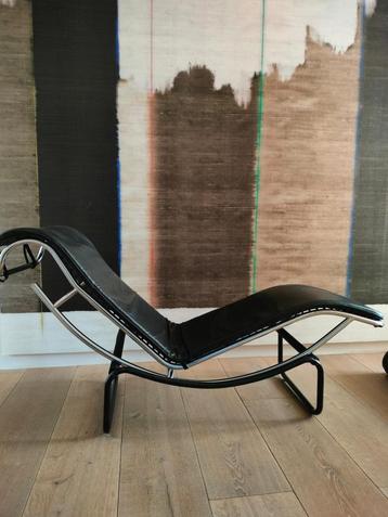 chaises longues Le Corbusier vintage replica