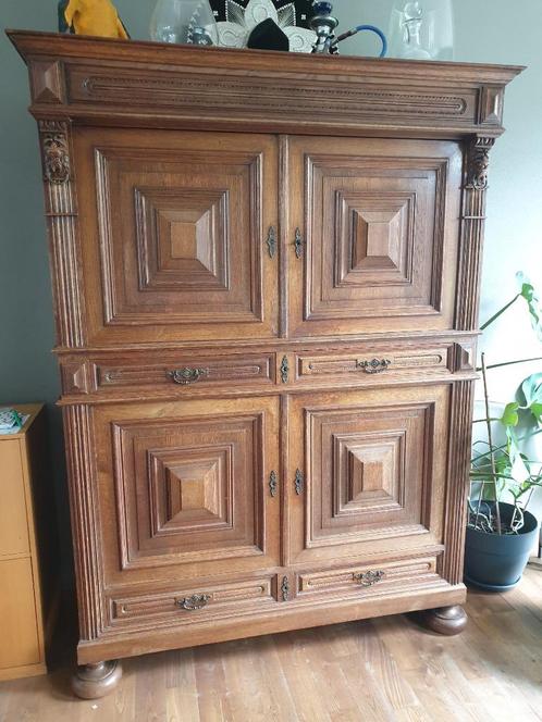 Te koop: Antieke Mechelse kast – ca. 1880 – met leeuwenkoppe, Antiek en Kunst, Antiek | Meubels | Kasten, Ophalen