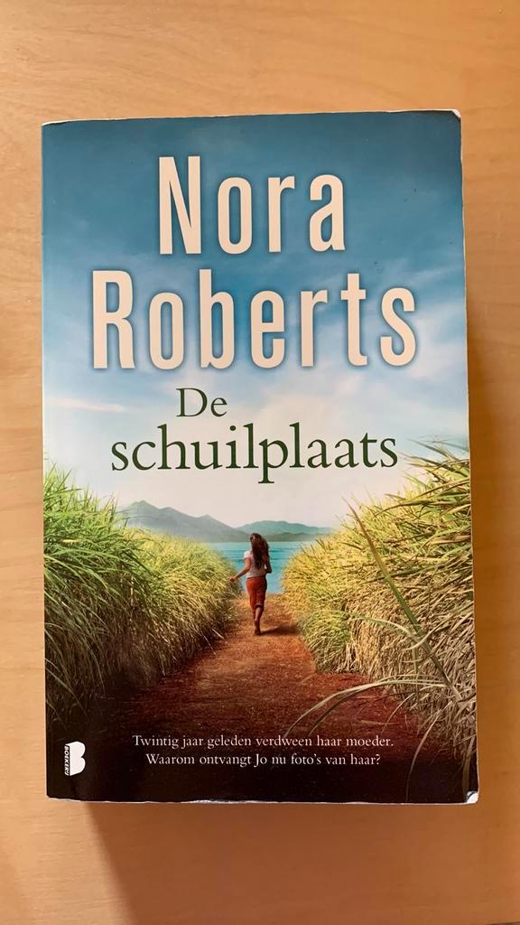 Nora Roberts - De schuilplaats, Boeken, Thrillers, Gelezen, Ophalen of Verzenden