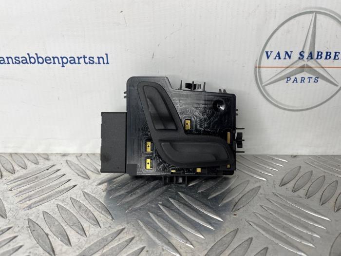 Stoelverstellings Schakelaar van een Mercedes E-Klasse, Auto-onderdelen, Interieur en Bekleding, Mercedes-Benz, Gebruikt, 3 maanden garantie