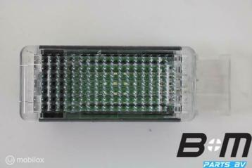 Voetenruimteverlichting VW Passat B8 Variant 5G0947409