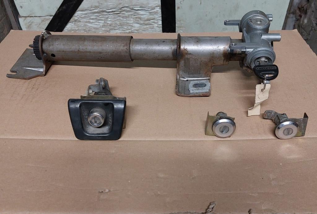 Originele slotset voor Suzuki Alto 0.8 (1986-1994), Ophalen of Verzenden, Gebruikt, Suzuki