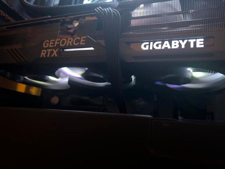 RTX 4090, Informatique & Logiciels, Cartes vidéo, Comme neuf, Nvidia, Autres types, Enlèvement