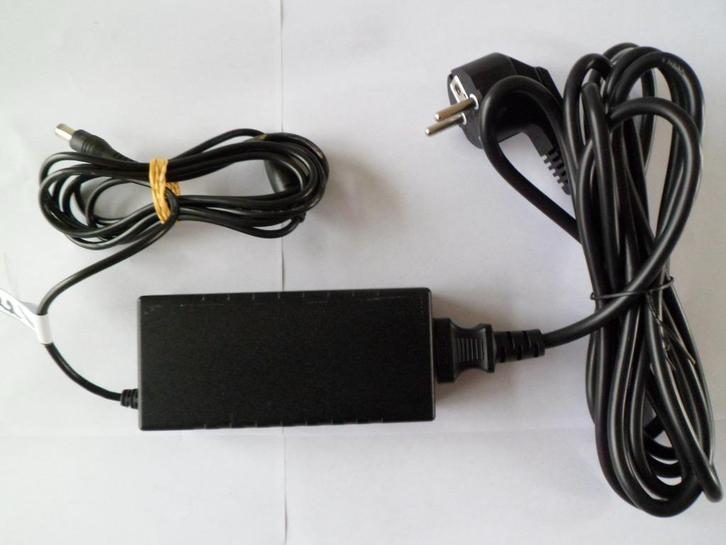 Netstroom adapter-oplader SAMSUNG 100/240VAC=> 14VDC, Audio, Tv en Foto, Opladers, Zo goed als nieuw, Ophalen of Verzenden
