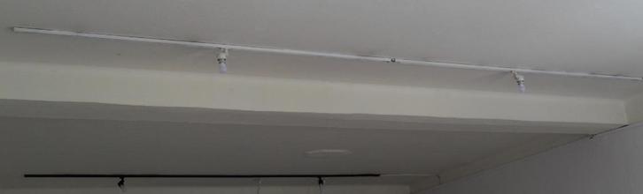 LUMINAIRE sur RAIL avec SPOTS noirs ou blancs, Huis en Inrichting, Lampen | Spots, Gebruikt, Metaal of Aluminium, Ophalen