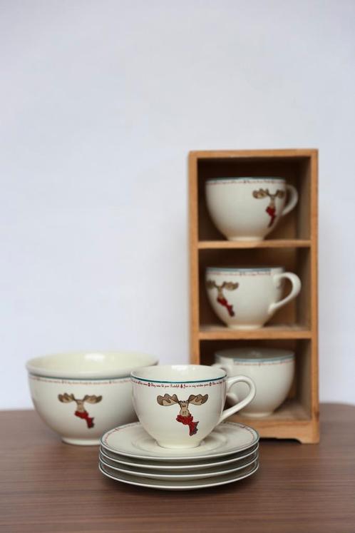 Kom, mokken en borden "Rudolph the red-nosed reindeer", Huis en Inrichting, Keuken | Servies, Nieuw, Kop(pen) en/of Schotel(s)
