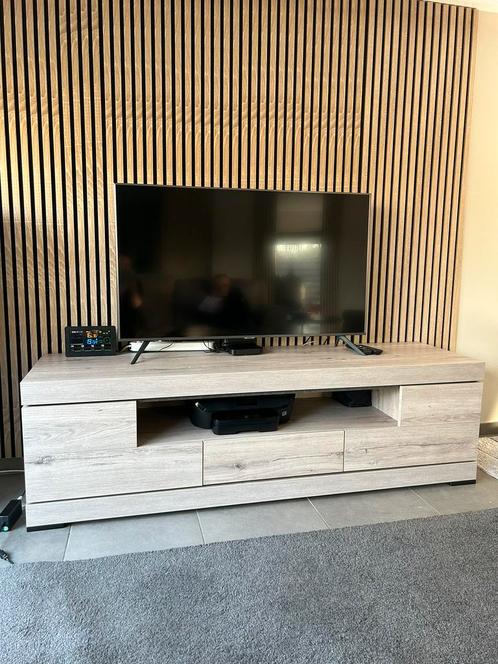TV meubel in heel goede staat, Huis en Inrichting, Kasten |Televisiemeubels, Nieuw, Minder dan 100 cm, 150 tot 200 cm, 50 tot 75 cm