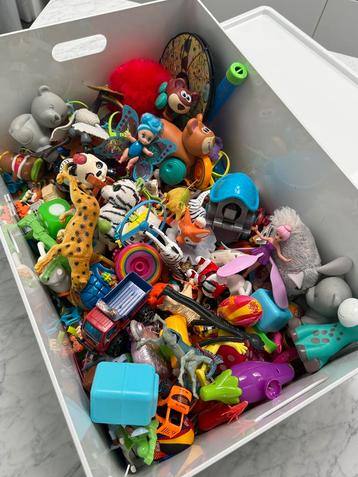 Lot diverse speeltjes beschikbaar voor biedingen