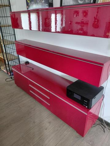 Desing tv meubel Ikea  beschikbaar voor biedingen