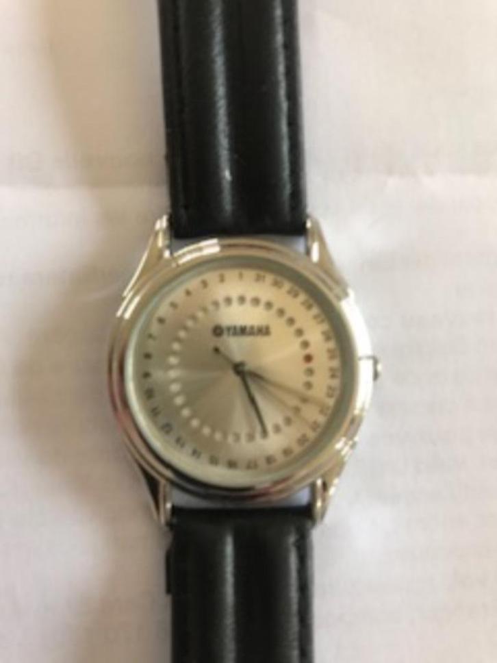 montre YAMAHA dame, Handtassen en Accessoires, Horloges | Heren, Zo goed als nieuw, Polshorloge, Overige merken, Staal, Leer