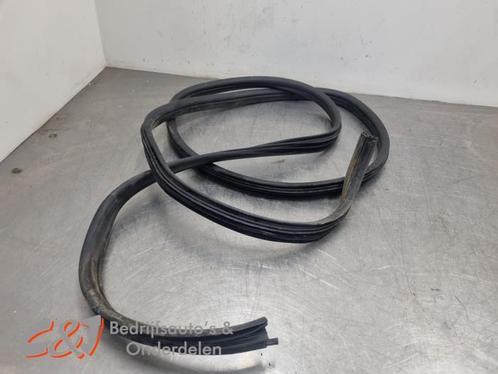 Portierrubber 2Deurs links van een Renault Trafic, Auto-onderdelen, Carrosserie, Renault, Gebruikt, 3 maanden garantie, Ophalen of Verzenden