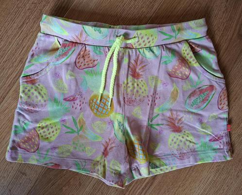 Someone lichtroze short fruitjes 122, Kinderen en Baby's, Kinderkleding | Maat 122, Zo goed als nieuw, Meisje, Broek, Ophalen of Verzenden