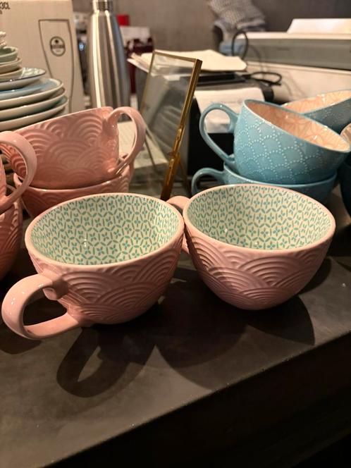 Roze groene gekleurde mokjes, Huis en Inrichting, Keuken | Servies, Zo goed als nieuw, Kop(pen) en/of Schotel(s), Keramiek, Ophalen