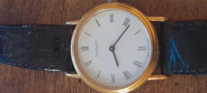 Tissot kwartshorloge voor dames met kristalglas en waterafst, Handtassen en Accessoires, Horloges | Antiek, Tissot