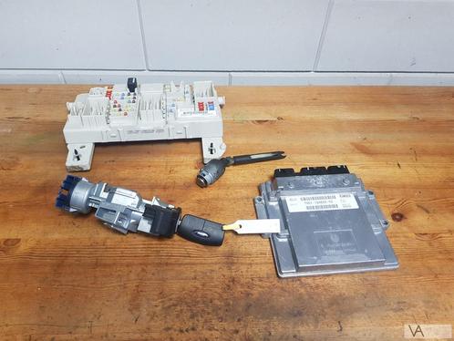 Ford Focus 2 2007 - 2010 slotenset met ecu 2.0 benzine €100, Auto-onderdelen, Carrosserie, Ford, Gebruikt, Ophalen of Verzenden