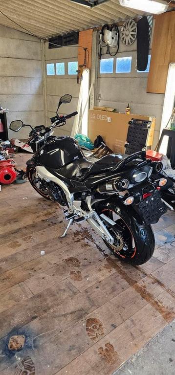 Suzuki gsr600 beschikbaar voor biedingen