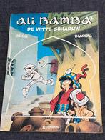 Ali Bamba - 3 - De witte schaduw, Boeken, Gelezen, Ophalen of Verzenden, Eén stripboek