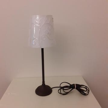 Zwarte lampenkap met nieuw wit kapje Set: € 5 beschikbaar voor biedingen