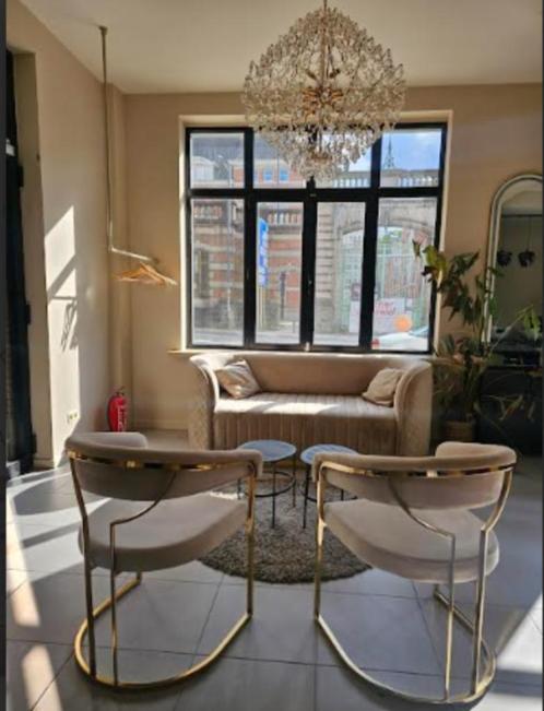 À CEDER/ SALON DE COIFFURE + ESTHETIQUE/Prêt à l’emploi à Br, Huis en Inrichting, Complete inboedels, Ophalen of Verzenden
