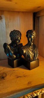 Koppel beeldjes, Enlèvement