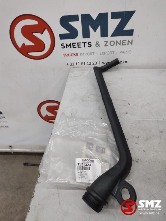 Occ olievulleiding DAF CF, Auto-onderdelen, Vrachtwagen-onderdelen, DAF, Motor en Accessoires, Gebruikt