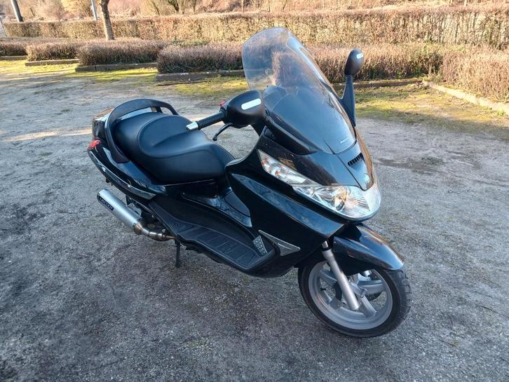 Piaggio x8, Fietsen en Brommers, Scooters | Piaggio, Zo goed als nieuw, Overige modellen, Benzine