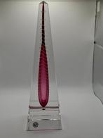 Sculpture obélisque  en couleur du Val saint lambert. Signé, Enlèvement