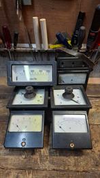 Antieke Meettoestellen, Elektronische apparatuur, Ophalen