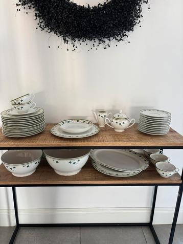Compleet servies Limoges Guy De Grenne beschikbaar voor biedingen