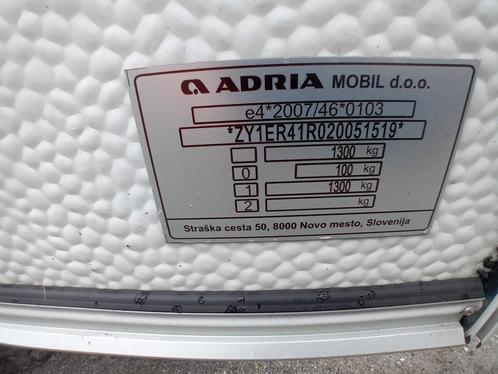 3 jaar oude Adria aviva 400 ps, Caravans en Kamperen, Caravans, Particulier, tot en met 3, Treinzit, Adria, Vast bed, Douche, Hordeur