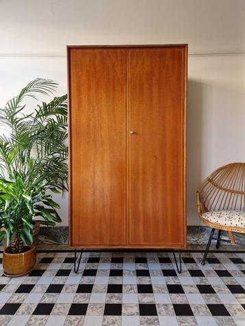 Vintage midcentury kast | kleerkast | retro beschikbaar voor biedingen