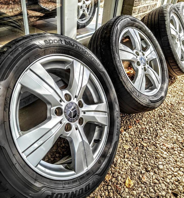 16" Mercedes Velgen + Zomerbanden Dunlop, Auto-onderdelen, Banden en Velgen, Banden en Velgen, Zomerbanden, 16 inch, 205 mm, Personenwagen