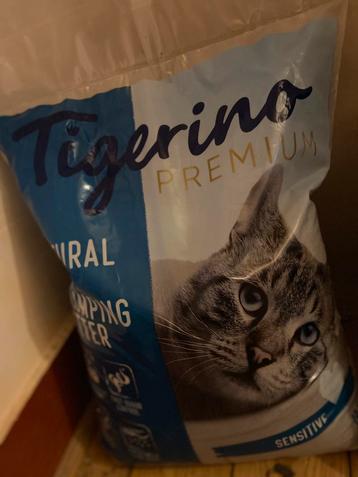 Litière Tigerino 2x12kg disponible aux enchères