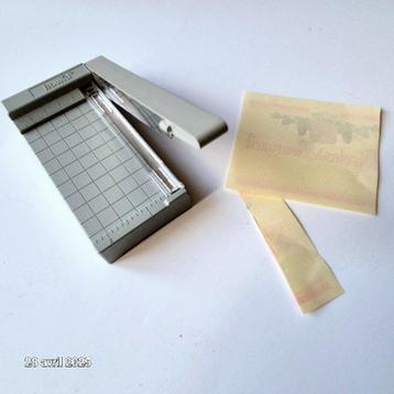 Hawid guillotinesnijder voor precisiewerk, foto, beschikbaar voor biedingen